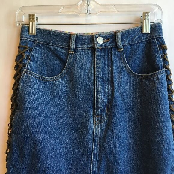 VINTAGE JORDACHE JEAN SKIRT WITH LEATHER LACING - Picture 5 of 8